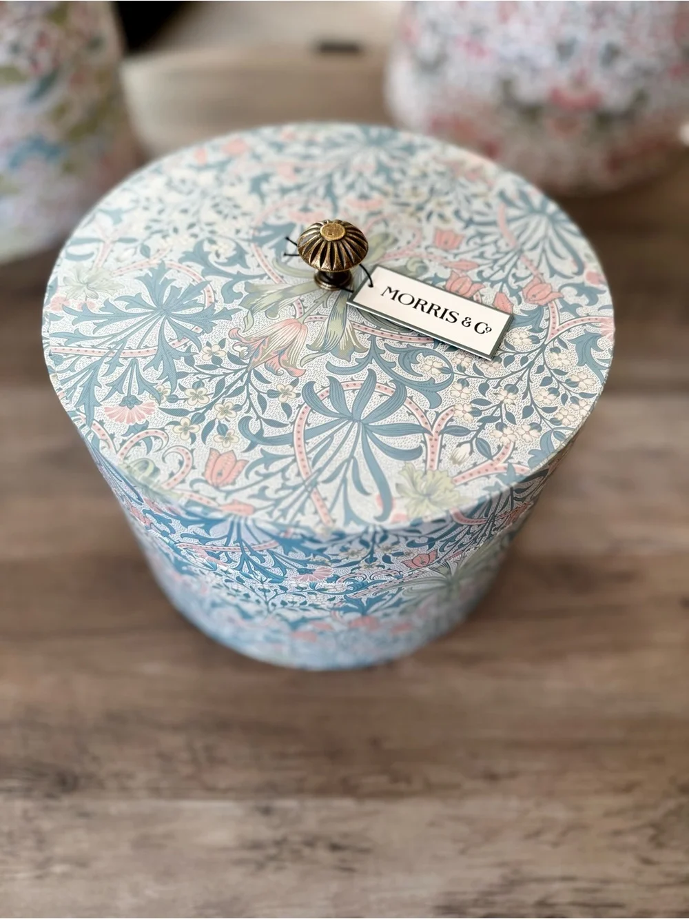 Morris & Co. Woodland Weeds Round Keepsake Gift Box